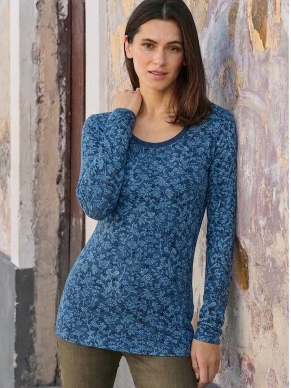 Pima Cotton Blue Floral Long-Sleeve Scoop Neck Tee Slim Fit Sz L